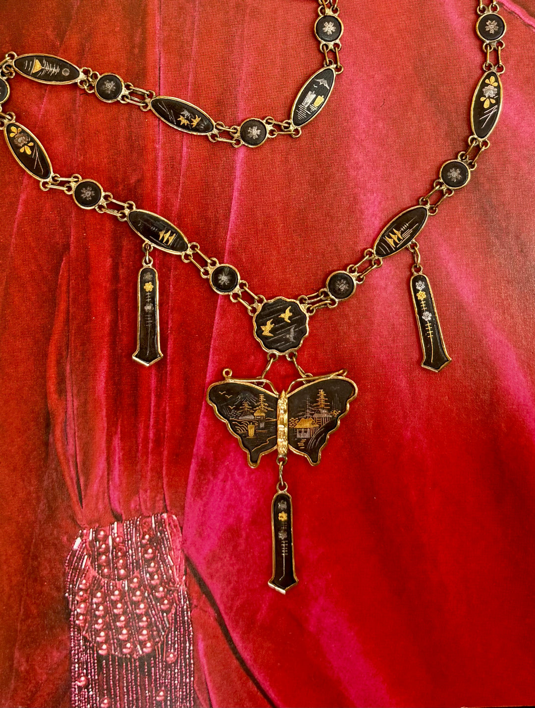 Necklaces – Closures-Remnants